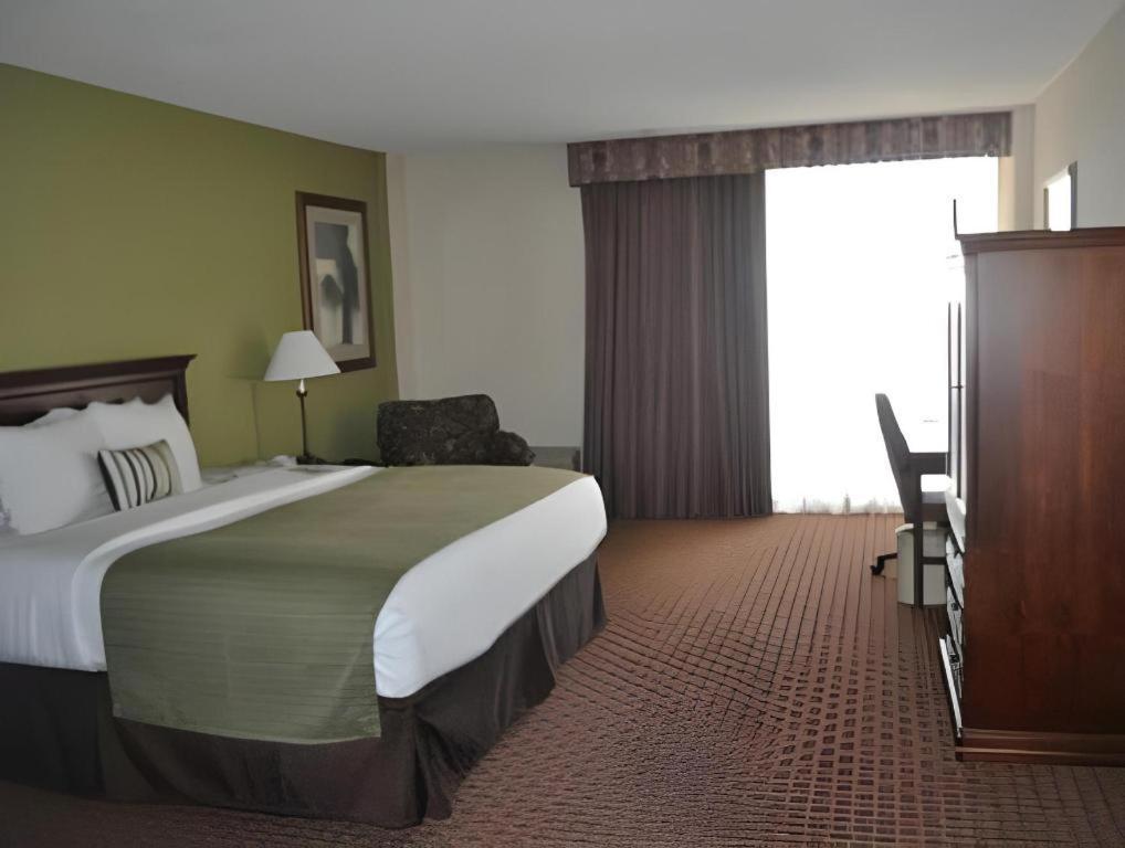 Garden Plaza Hotel Saddle Brook Εξωτερικό φωτογραφία
