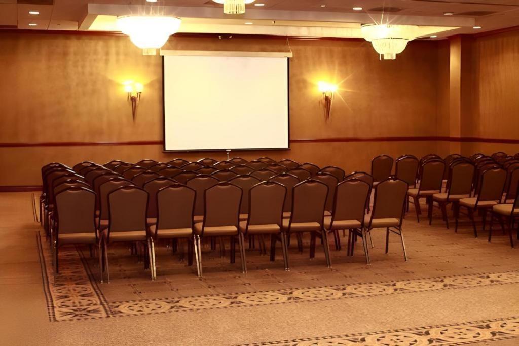 Garden Plaza Hotel Saddle Brook Εξωτερικό φωτογραφία