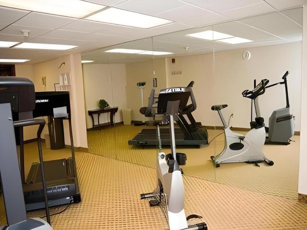 Garden Plaza Hotel Saddle Brook Εξωτερικό φωτογραφία