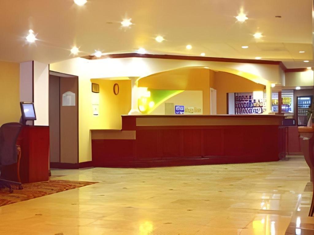 Garden Plaza Hotel Saddle Brook Εξωτερικό φωτογραφία