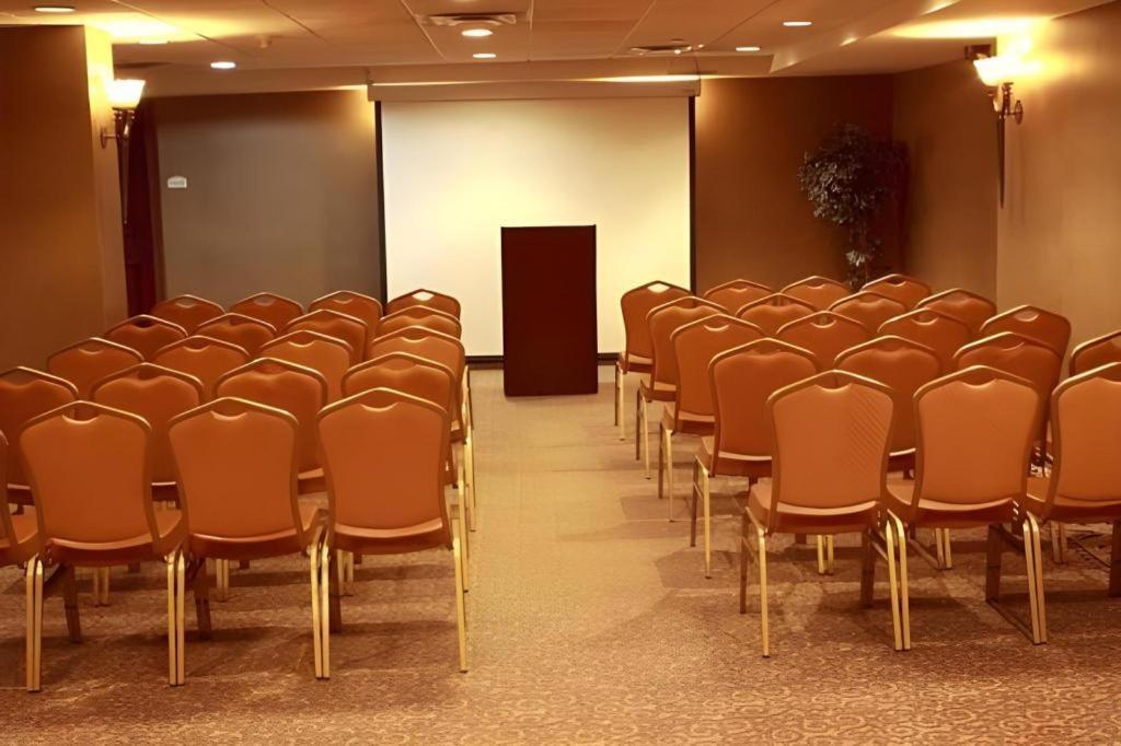 Garden Plaza Hotel Saddle Brook Εξωτερικό φωτογραφία