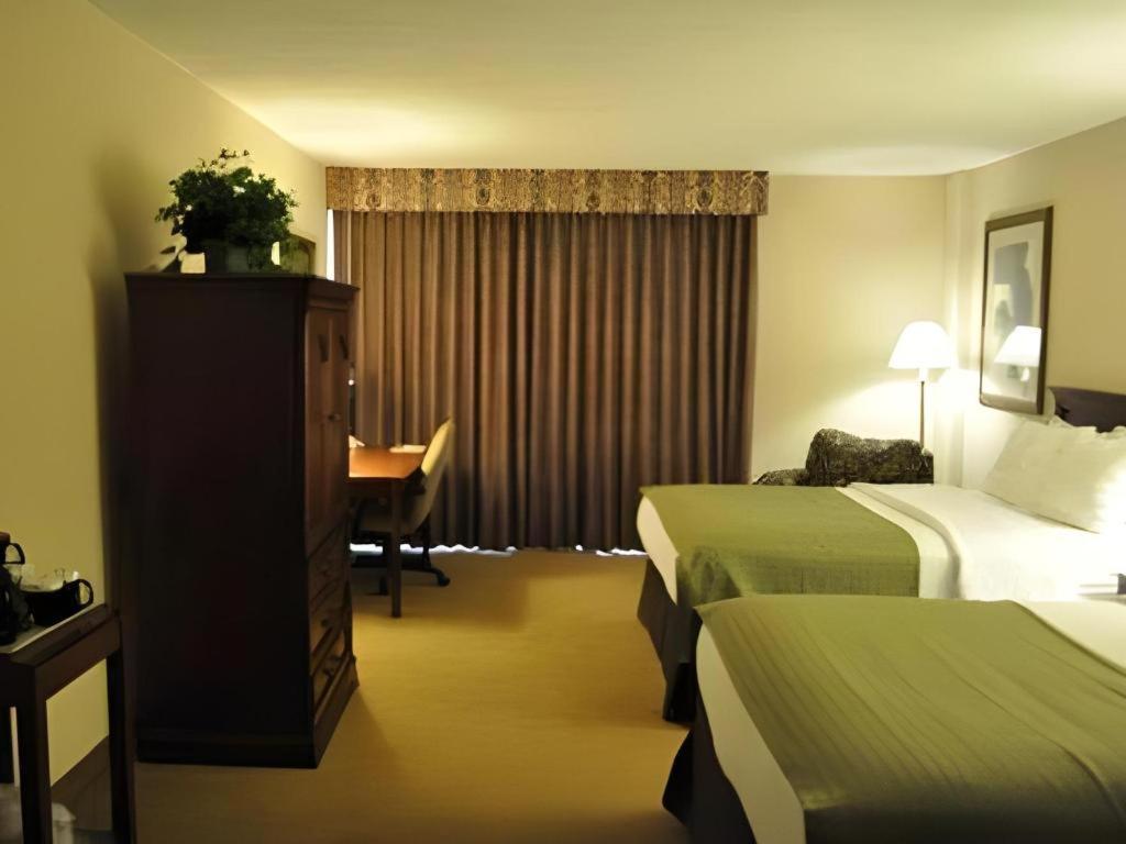 Garden Plaza Hotel Saddle Brook Εξωτερικό φωτογραφία
