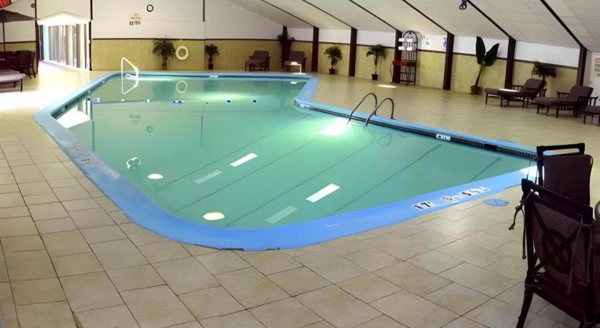 Garden Plaza Hotel Saddle Brook Εξωτερικό φωτογραφία