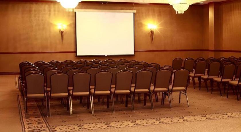 Garden Plaza Hotel Saddle Brook Εξωτερικό φωτογραφία