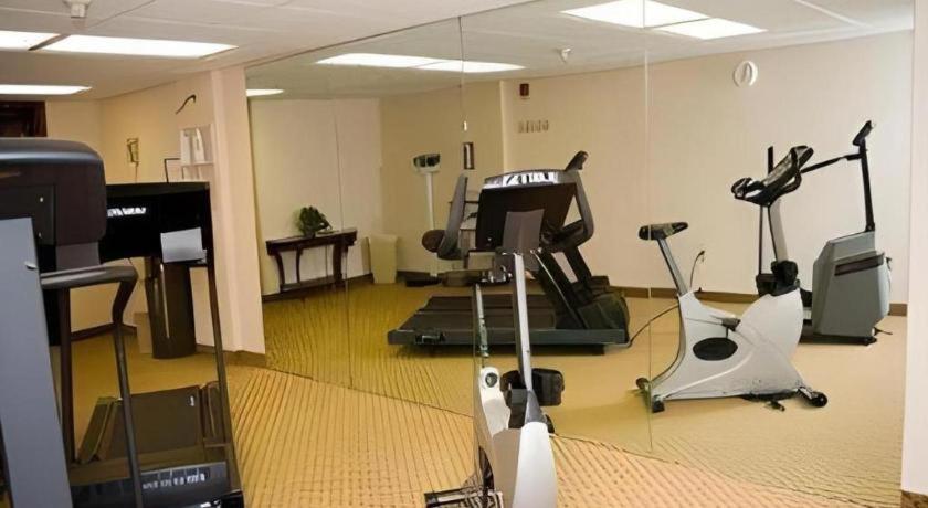 Garden Plaza Hotel Saddle Brook Εξωτερικό φωτογραφία
