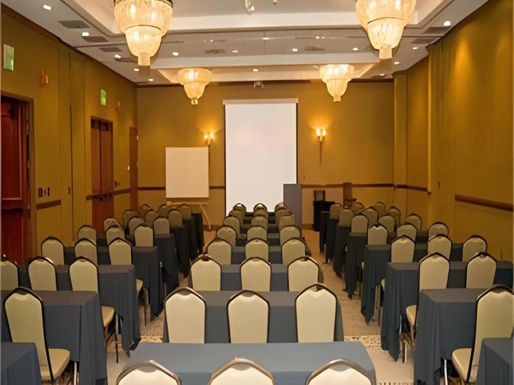 Garden Plaza Hotel Saddle Brook Εξωτερικό φωτογραφία