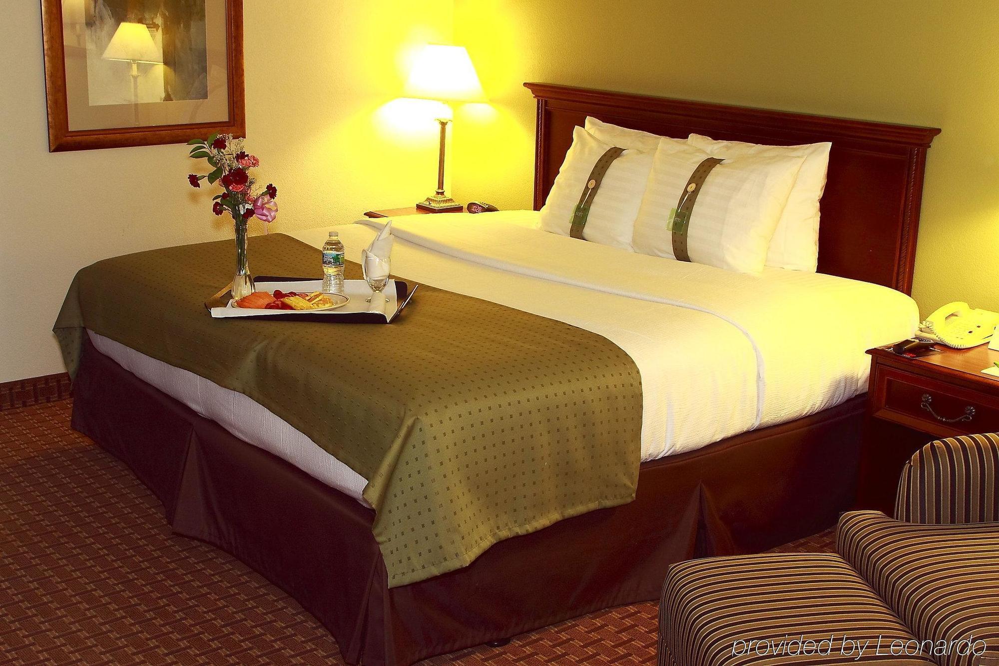 Garden Plaza Hotel Saddle Brook Δωμάτιο φωτογραφία