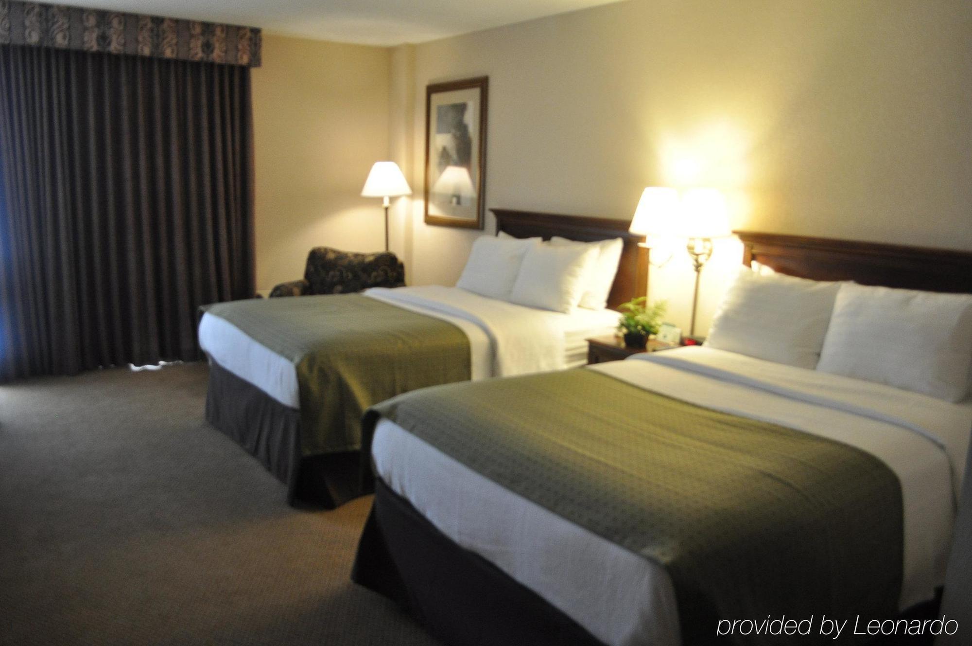 Garden Plaza Hotel Saddle Brook Δωμάτιο φωτογραφία