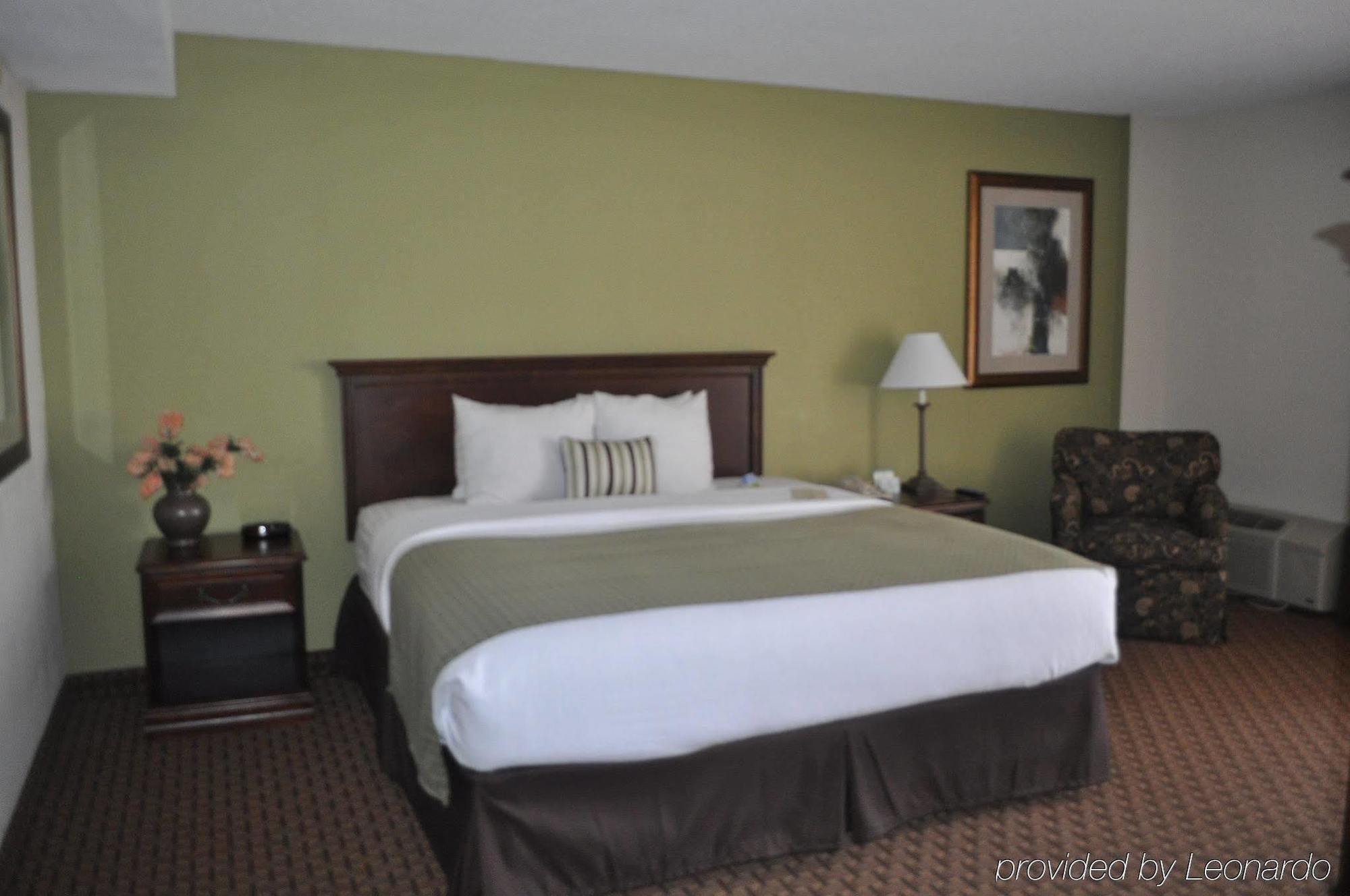 Garden Plaza Hotel Saddle Brook Δωμάτιο φωτογραφία