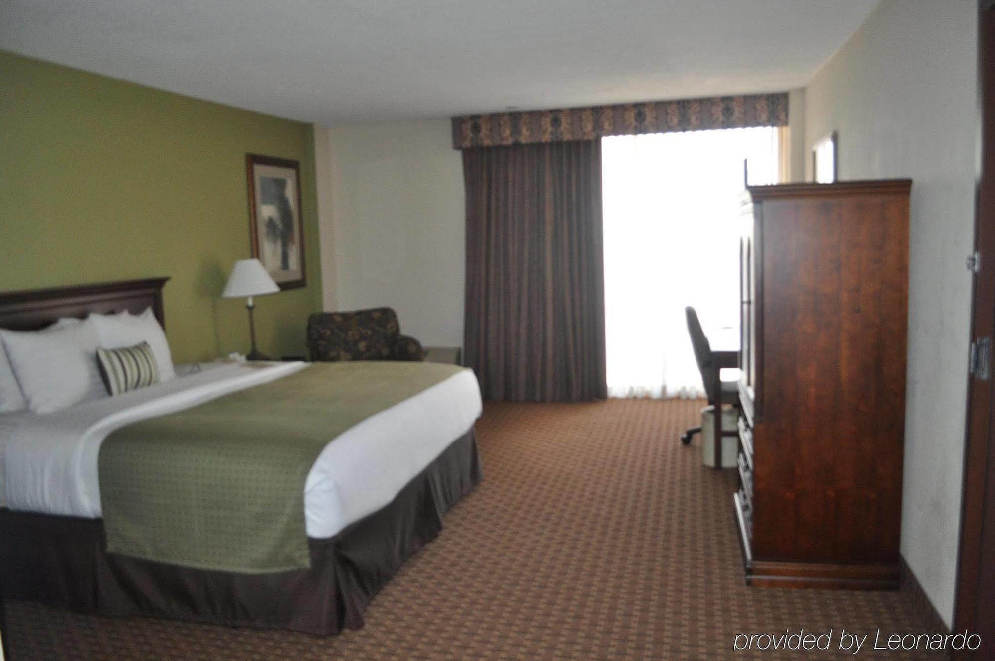 Garden Plaza Hotel Saddle Brook Δωμάτιο φωτογραφία